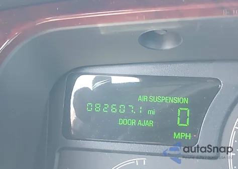 2005 Lincoln Town Car Signature Limited из США, поврежденный, VIN 1LNHM82W35Y661713